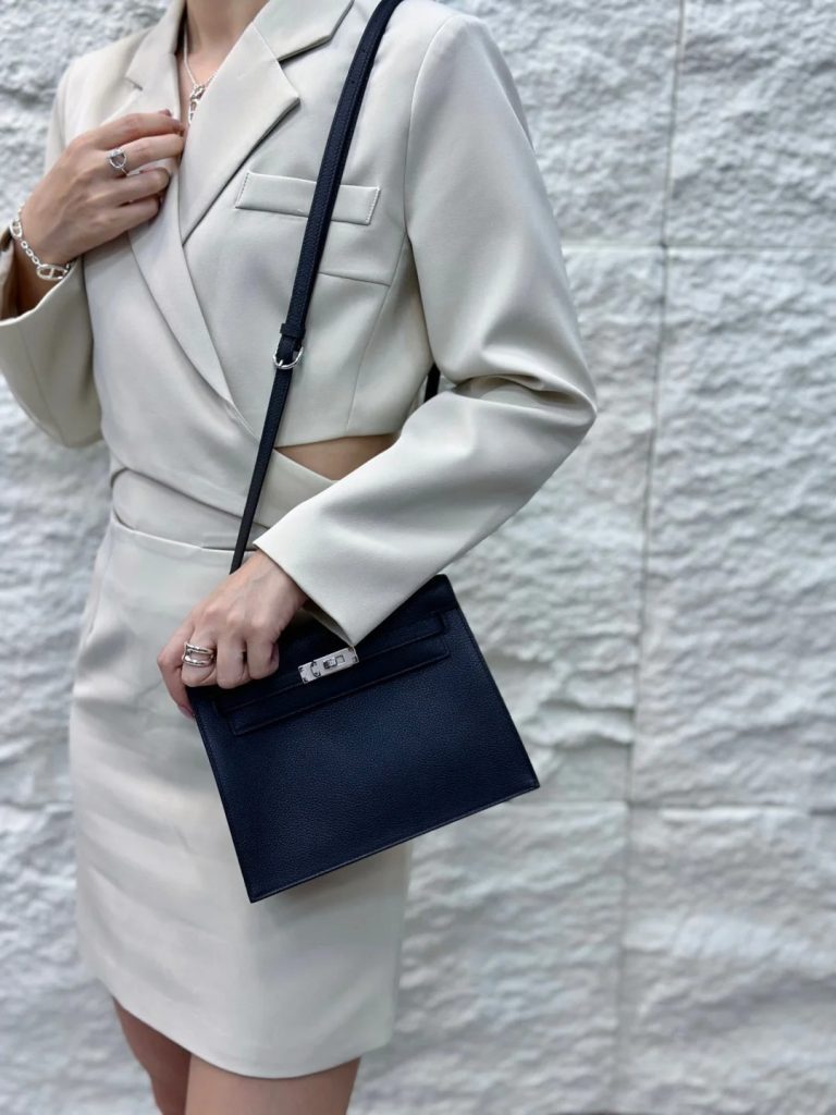 Kelly Danse as a single strap shoulder bag