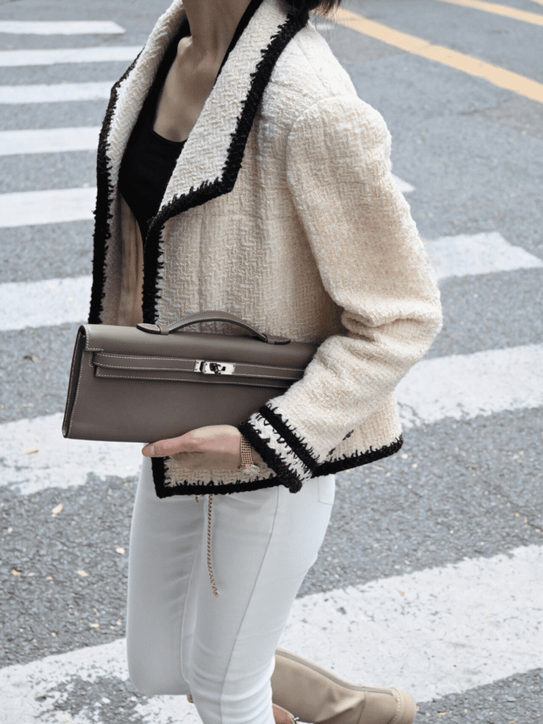 Hermès Kelly Cut clutch bag, a timeless and versatile piece that complements any outfit.