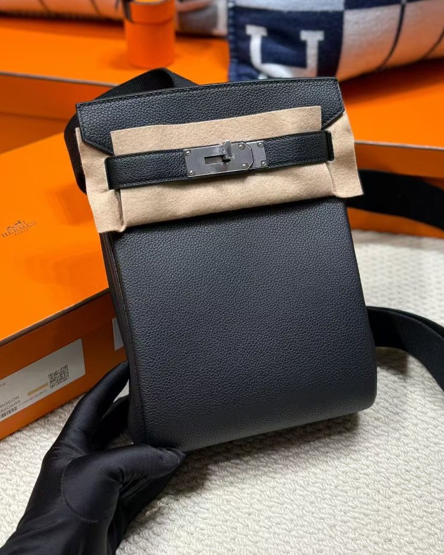 A front view of the HAC a Dos PM in Black Togo leather